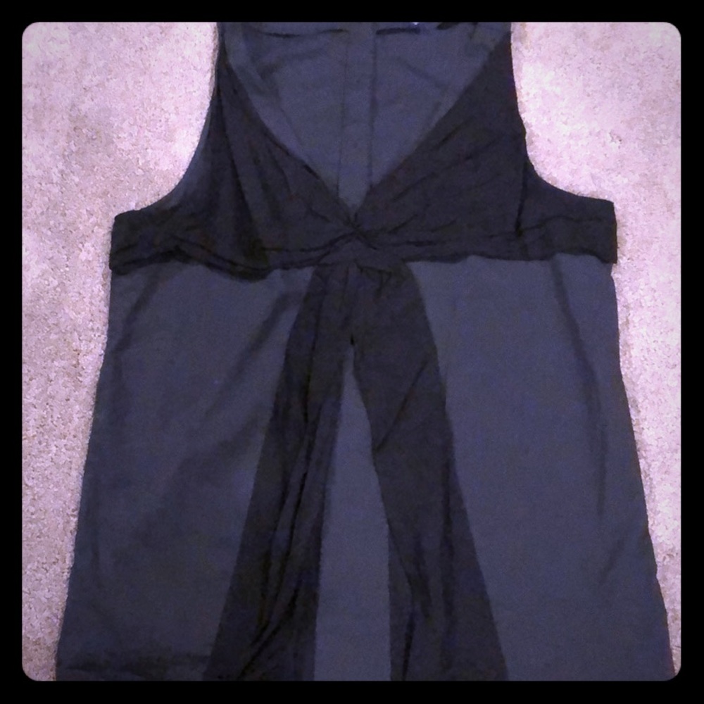 Black and dark gray “tie” top.